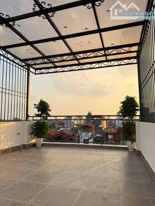 🏠 SIÊU PHẨM THẠCH BÀN – 43M², 6 TẦNG THANG MÁY – 9,3 TỶ - 9