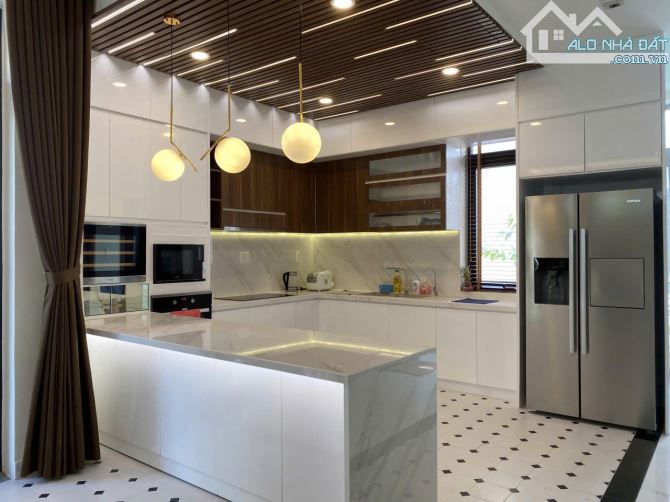 CẦN TIỀN - BÁN NGAY BIỆT THỰ MINI - CHỈ 12 TỶ - VIP TÂN BÌNH -HẺM XE HƠI –DT KHỦNG 100m2 – - 9