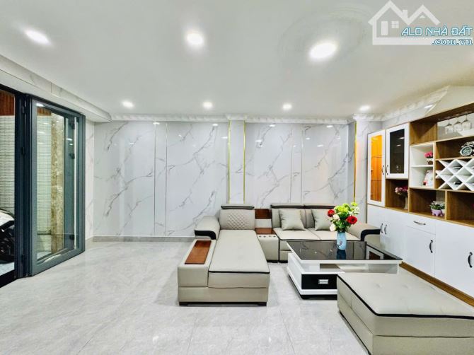 🏠Nhà Hẻm Xe Hơi💎 Phạm Văn Đồng💎4,6mx12m 5 Lầu-3PN 4WC💎Có Thang Máy💵9,7 Tỷ - 9