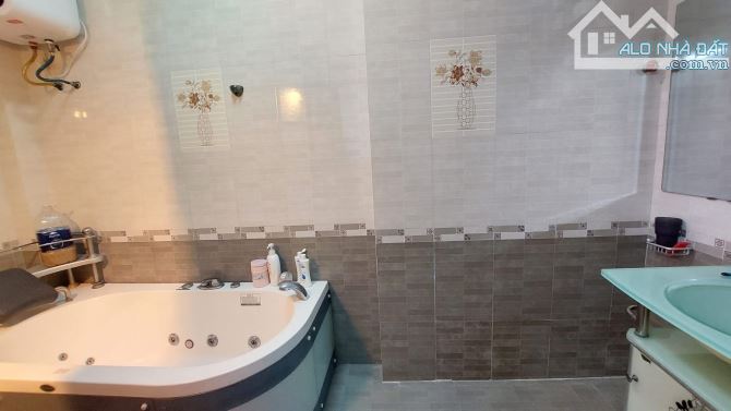 Bán Nhà Hùng Duệ Vương,  Thượng Lý, Hồng Bàng . Giá 6,8 tỷ - 3 tầng - 65m - 9