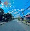 Nhà bán P.Tân Phong kế KDC Tân Phong 141m2 giá 3,1 tỷ đường oto sổ riêng nhà cấp 4