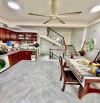 Hẻm 4m Đoàn Giỏi. P. sơn kỳ Q. tân phú. DT: 4.4 x 11m NH4.9m. nhà đúc 1 trệt 1 lửng 3 lầu