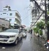 Gấp bán nhà Thủ Đức, 3 tầng, giá 8.7 tỷ, dt 116m2, giáp Võ Văn Ngân.