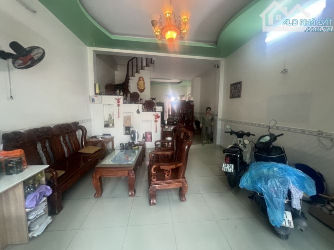 BÁN NHÀ PHỐ 4 TẦNG – NGANG 5M KHÔNG LỘ GIỚI – TT NHÀ BÈ- HTP- GIÁ HƠN 6 TỶ. - 3