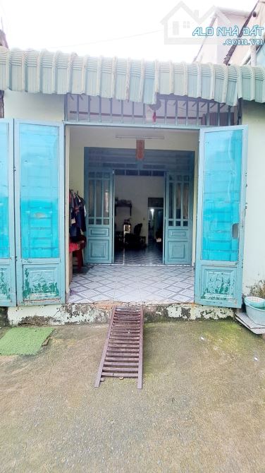 🏦QUẬN 12 MỘT SỆT ĐƯỜNG TRẦN THỊ HÈ NHÀ CẤP 4 GÁC LỬNG NGANG 4x15 DTSD72m2 DTCN 58m2 GIÁ 3