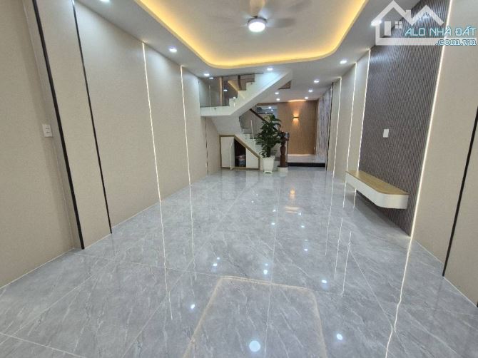 Nhà mới dọn vào ở ngay Đông Hưng Thuận 42-4,2x13m-2 tầng-4,55 tỷ