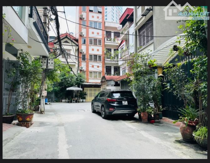 Cần bán nhà mặt phố ô tô chánh kinh doanh Vương Thừa Vũ.