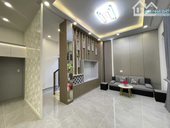 NHÀ LÔ GÓC 2 MẶT TIỀN THOÁNG NGUYỄN TƯ GIẢN, GÒ VẤP, 58M2, 3 LẦU, CHỈ 6.4 TỶ