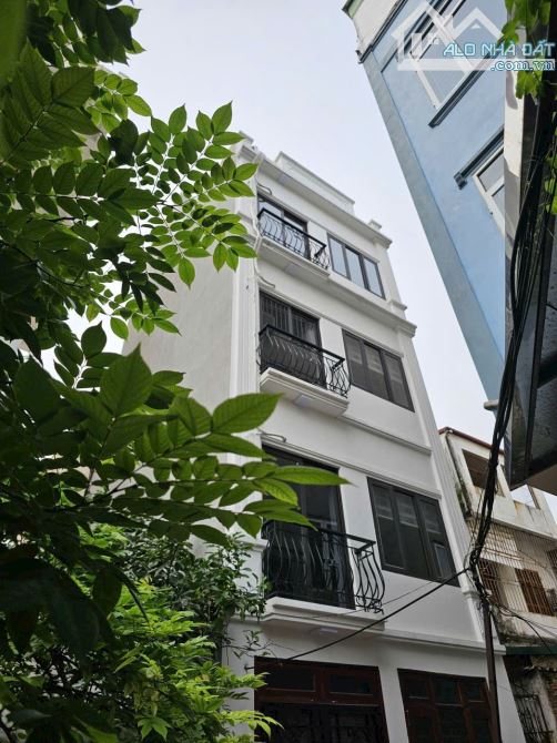Bán nhà Nguyễn Văn Cừ 5 tầng chỉ hơn 7 tỷ