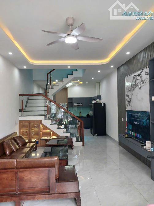 Bán nhà 3 tầng ,Lê Thạch ,Hoà An ,Trung tâm bến xe Đà Nẵng giá đầu tư