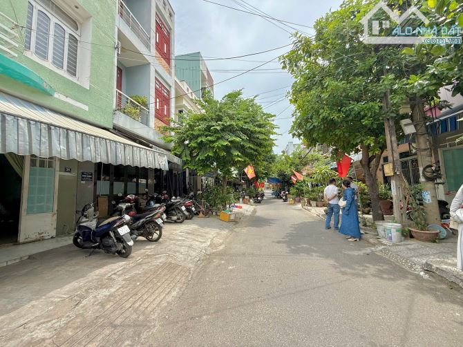 Nhà 3 Tầng An Hải Bắc Đường 3m75 Công Năng : 4p ngủ 3wc  Diện Tích : 52m Ngang 4m1 Hướng :