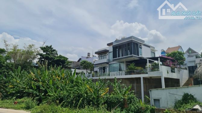 BIỆT THỰ NGHĨ DƯỠNG - PHONG CÁCH CHÂU ÂU - NGANG 17M2 - THƯƠNG MẠI PHÚ HỒNG THỊNH