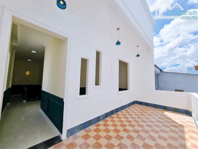 Bán Nhà Trệt Lầu 2 Mặt Tiền Hẻm 233 Đường Nguyễn Văn Cừ