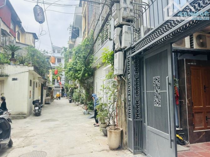 Nhà phố Hồ Đắc Di 42m2 - Ô tô đỗ - Gần hồ -Tiện ích ngập tràn- An ninh tốt, dân trí cao