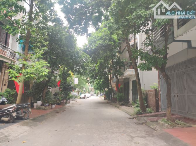 Bán gấp! Nguyễn Khuyến, Văn Quán DT 85m2, 4 tầng, ô tô tránh, vỉa hè, KD, giá 19.5 tỷ