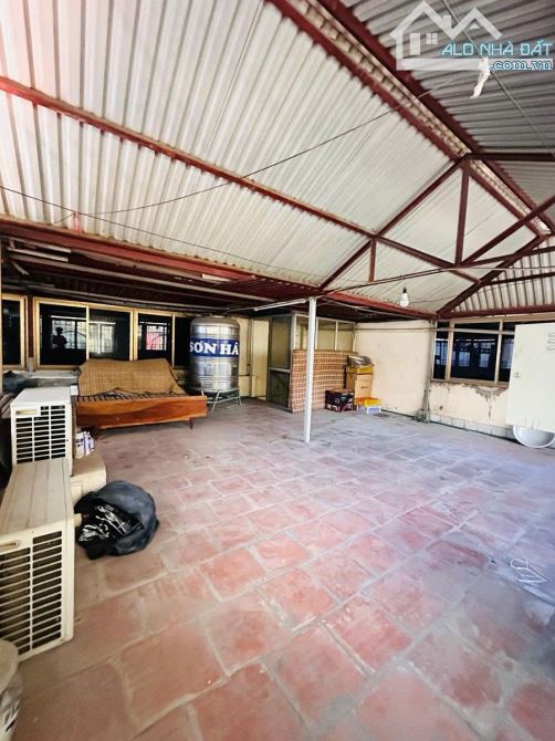 Bán căn góc Phạm Văn đồng - Hoàng Quốc Việt, 21 Tỷ, DT 80m, mặt tiền 12m, ô tô vào nhà