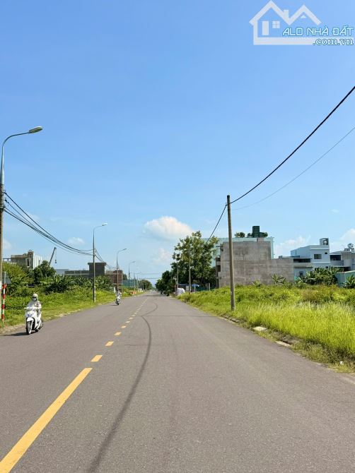 Chuyển nhượng lô đất đường 10m5 Đô Đốc Lân, giá siêu tốt