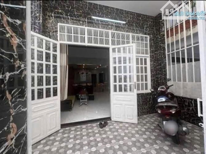 Nhà đẹp đường quang Trung Q9 90m2 sàn 1 trệt 1 lầu 3PN 3wc sổ hồng riêng