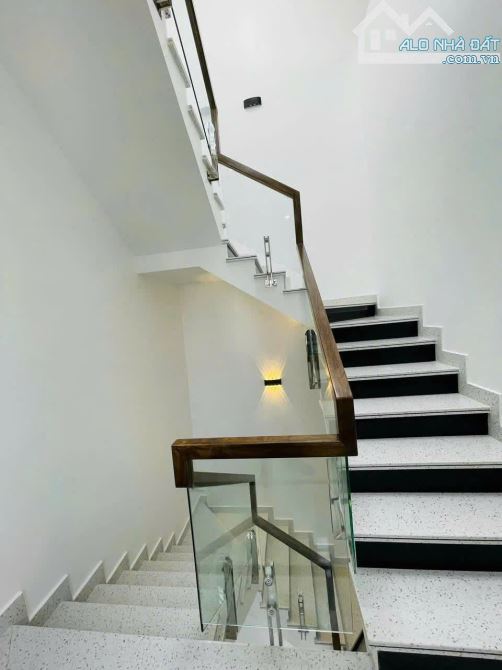 Bán nhà Trung Lực, ô tô đỗ cửa, giá cực tốt
