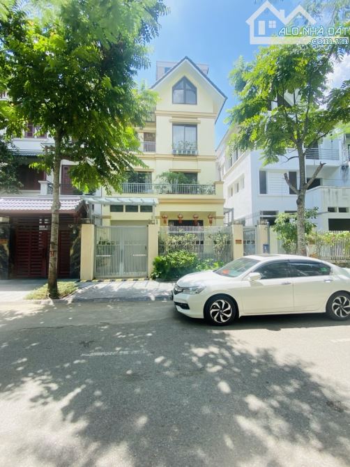BIỆT THỰ SONG LẬP DƯƠNG NỘI - DT 184M2 – GẦN CÔNG VIÊN - AN NINH ỔN ĐỊNH – THANG MÁY