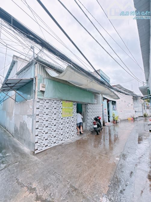 Bán Nhà 137m2 , Lê Văn Lương , Quận 7 , ngang 6m5, sát trường Đại Học TDT, chỉ 9Tỷ Hơn