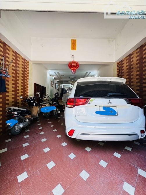 Giảm 500 triệu bán nhà liền kề KDT Văn Phú - Hà Đông - Ô tô vào nhà - Vỉa hè rộng đỗ dừng