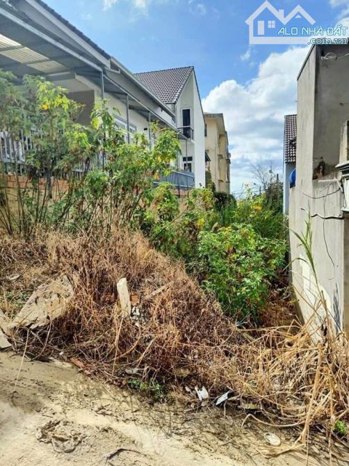 Bán đất Nguyễn hữu cảnh - P8 Đà Lạt -  Gía 7 tỷ -  183m3. view đẹp