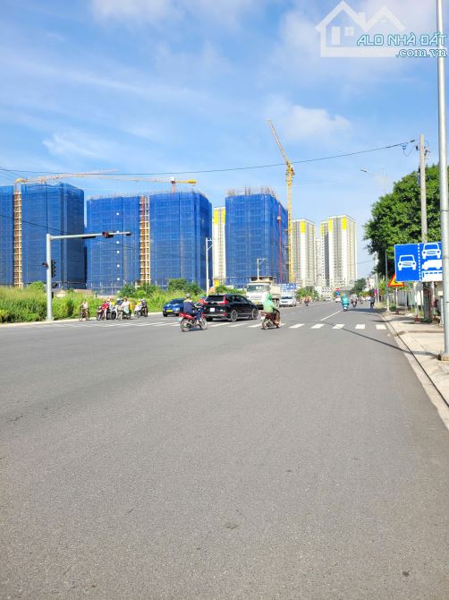 Bán đất 5.8x20m, mặt tiền Thống Nhất p. Bình An kế chung cư Bcon