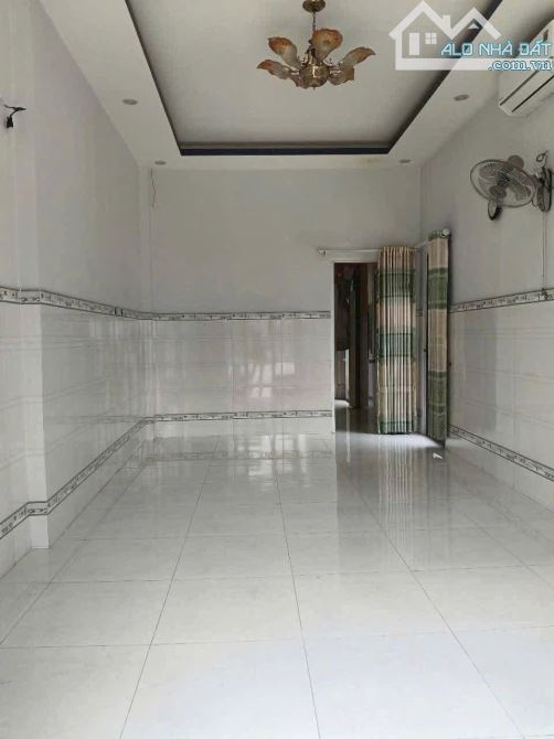Bán nhà 100m2 ở Trung Chánh Hóc Môn giá 890 triệu sổ riêng