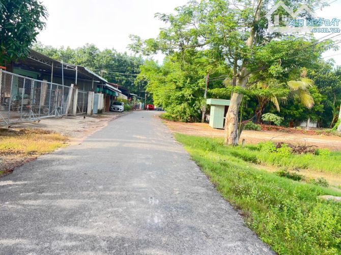 Bán đất khu phố 3 Thị Trấn Tân Biên, dt 12x45m thổ 100m2 giá 180tr 1mét ngang