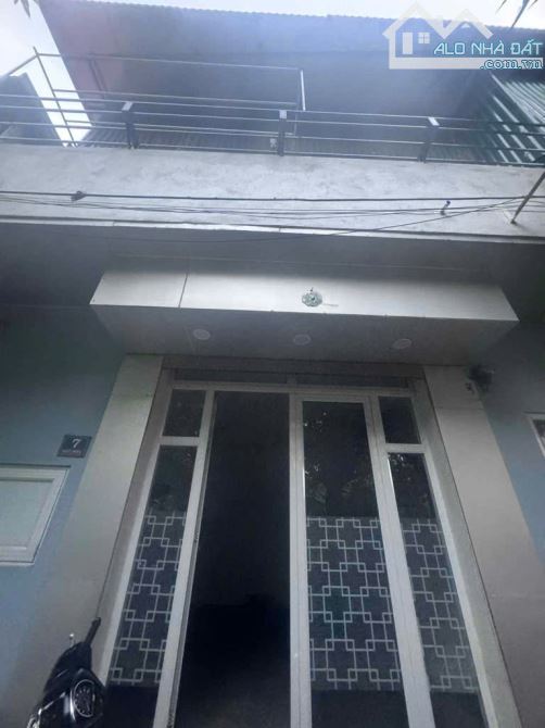 Giảm 200tr- Bán Nhà Riêng 33m2- 3T- Phố Vũ Hữu- Thanh Xuân- Ngõ thông- Ở sướng- Nhỉnh 2 tỷ