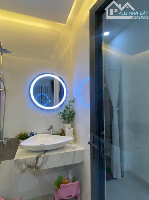 NHÀ 3 TẦNG, MT ĐƯỜNG TRỊNH PHONG, 92M2, NGANG 3,7M, GIÁ 13,5 TỶ. CN9.9