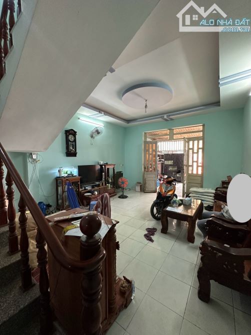 GẦN MẶT TIỀN PHAN VĂN HỚN - HẺM 8M - 2 XE TẢI TRÁNH NHAU - 100M2 - CHỈ 4.3 TỶ  👉 Diện tíc