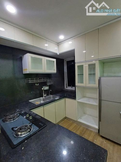 Bán nhà hẻm 124 Lê Thị Bạch Cát, hẻm xe tải thông, 4 tầng, ngang 5,1m dài 8m, chỉ 7,5 tỷ