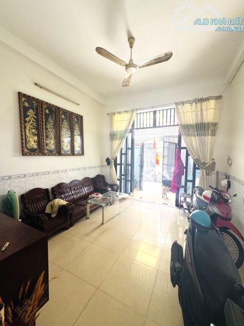 NHÀ HXH THOẠI NGỌC HẦU, NGAY UBND QUẬN TÂN PHÚ, DT 71 M2 (4X17) 4 LẦU GIÁ 7,8 TỶ.