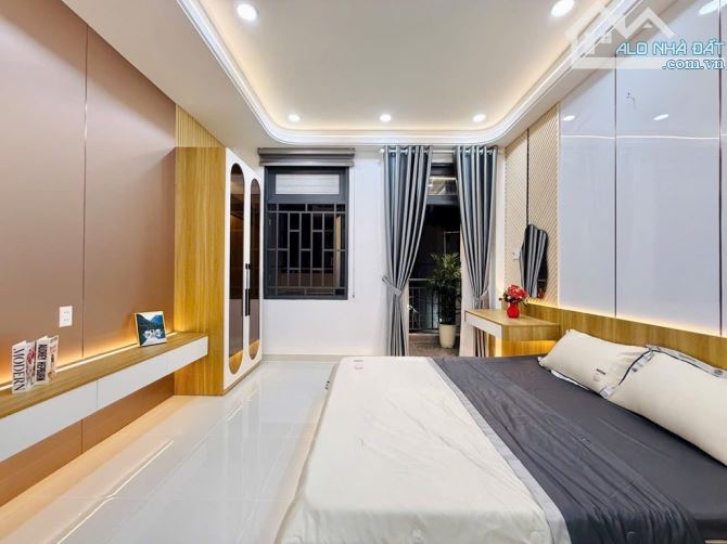 Chỉ 6,25 tỷ nhà 68m2 có 3 phòng ngủ hẻm 4m gần mặt tiền đường số 8 phường 11 Quận Gò Vấp