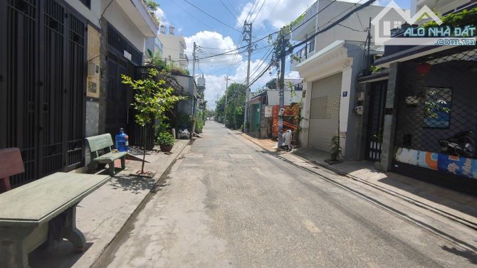 Bán nhà cấp 4 mặt tiền Trung Mỹ Tây 01 Q12, 4.2x26m, giá 6.1 tỷ TL