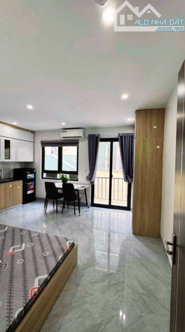 CCMN Khâm Thiên, 109m2x7T, Mặt Tiền 5.8M, lô góc, sát phố, ngõ thông, thang máy, Đống Đa