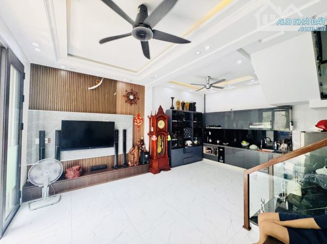 🏡 Bán nhà 4 tầng Vĩnh Lưu, Phương Lưu, Hải An 41m giá nhỉnh 4 tỷ ô tô đỗ cửa vào nhà