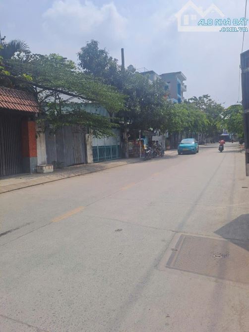 ĐẤT THỔ CƯ 2 mặt tiền đường THẠNH XUÂN 24 phường THẠNH XUÂN Q12 ,dt 140m2 (5,7mx21m) hẻm 5