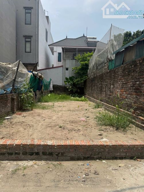 Cần bán 64m2 MT 4,3m đường thông xóm Vang, Cổ Loa.