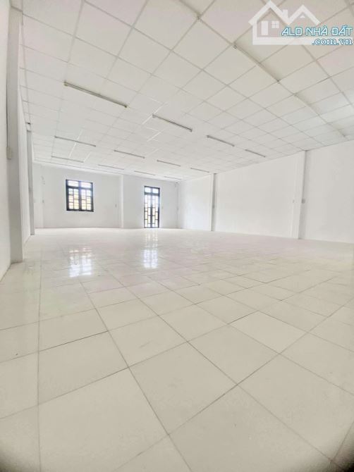 Bán nhà Hẻm 4m Âu Cơ - gần ngã tư Lạc Long Quân, 8x20m, 2 Tầng - 3PN, chào 13,5 tỷ.