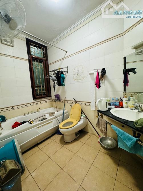Nguyễn thị Định lô góc ô tô kinh doanh vô đối 90m 3 tầng Mt 11m giá 28.8 tỷ