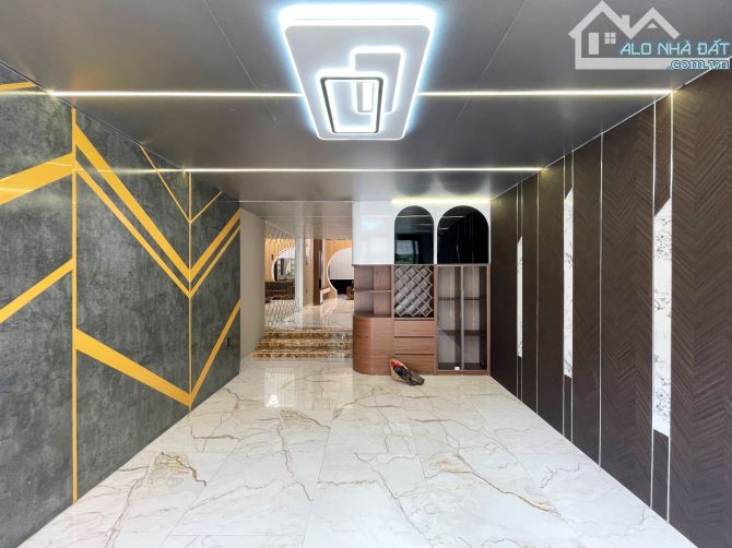 Nhà 5 tầng thang máy tuyến 2 Trung Lực - 65m2 ngang 4.1m - Đông Tứ Trạch