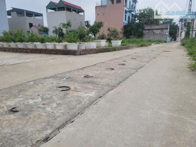 LÔ Góc Siêu Đẹp, Tổ 10 TT Quang Minh, Ngõ Thông Ô Tô