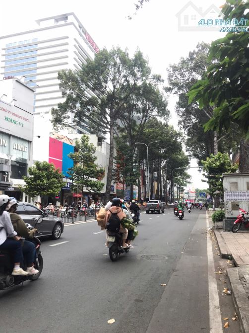 Bán nhà góc 2 mặt tiền Minh Phụng Q11. DT 9.2x17m nở hậu 15m - DTCN 202m2 - giá 43 tỷ
