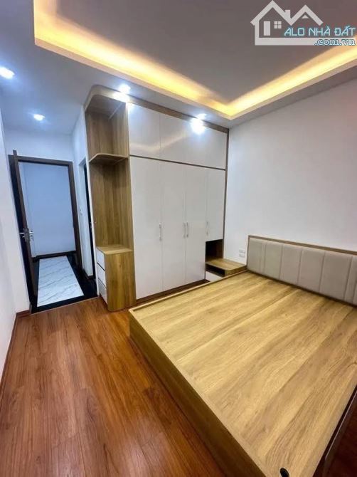 QUAN NHÂN, 6.5 TỶ 26M2 5T3N, SỔ VUÔNG ĐÉT, GẦN OTO, THÔNG TỨ TUNG, BẠT NGÀN TIỆN ÍCH