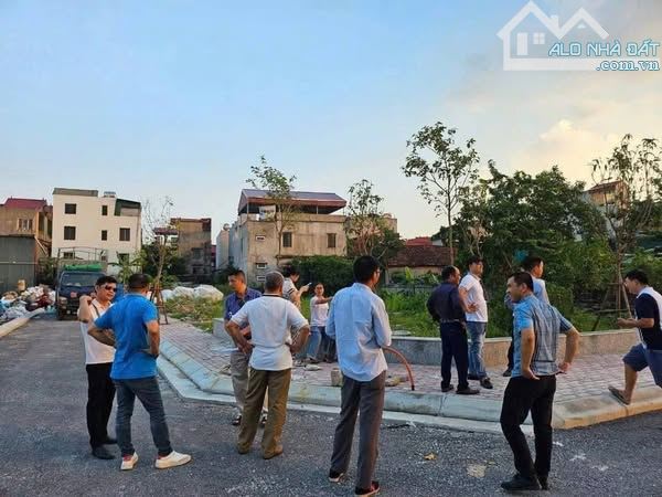 Đất đấu giá Đại Áng, Thanh Trì. DT: 60m, MT: 5m, phân lô oto tránh, vỉa hè, giá 6.8 tỷ