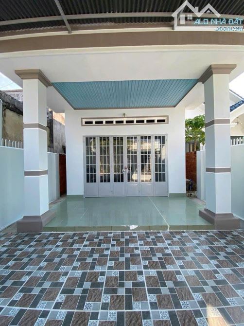 BÁn gấp căn nhà cấp 4 ở Nguyễn Thị Rành, Trug Lập Hạ, 175m2, 750tr, sổ riêng