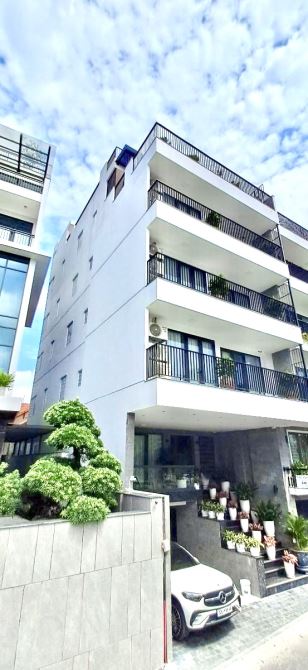 Trần Quang Diệu: lô góc kim cương, MT 18m, gara, 109m*5T thang máy, nội thất đẳng cấp